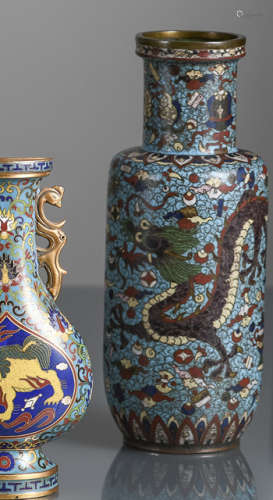 AN UNUSUAL CLOISONNÉ ENAMEL DRAGON ROULEAU VASE IN CHINESE STYLE