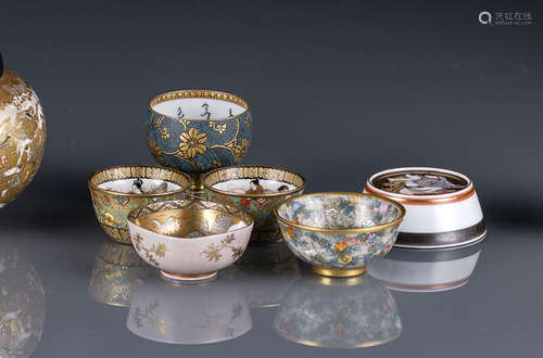 A GROUP OF FIVE VARIOUS SMALL KUTANI PORCELAINS