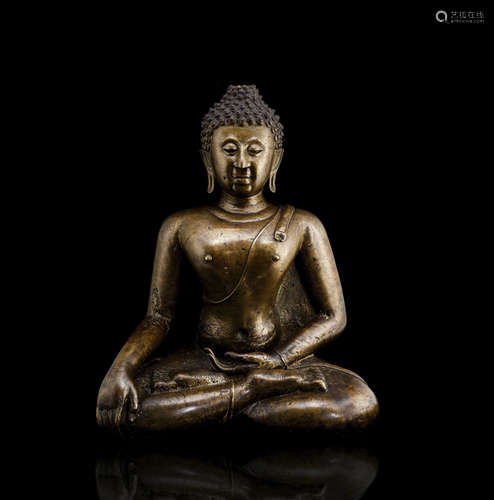 A BRONZE FIGURE OF BUDDHA SHAKYAMUNI