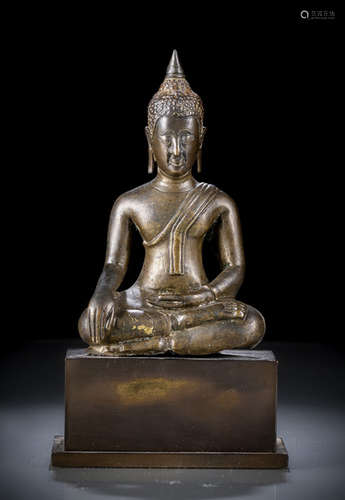 A BRONZE FIGURE OF BUDDHA SHAKYAMUNI