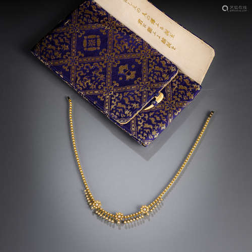 A JAPANESE GOLD AND PEARL NECKLACE