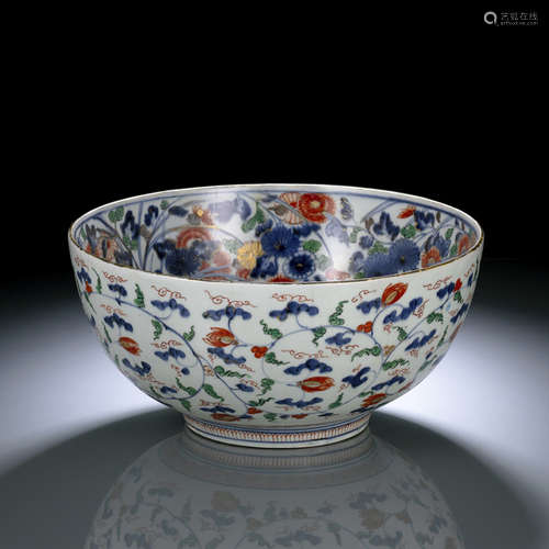 A LARGE IMARI 'CHRYSANTHEMUM' BOWL