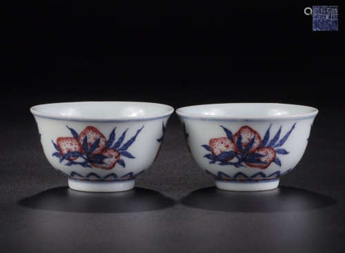 A PAIR OF QIANLONG MARK BLUE&WHITE RED GLAZE CUPS