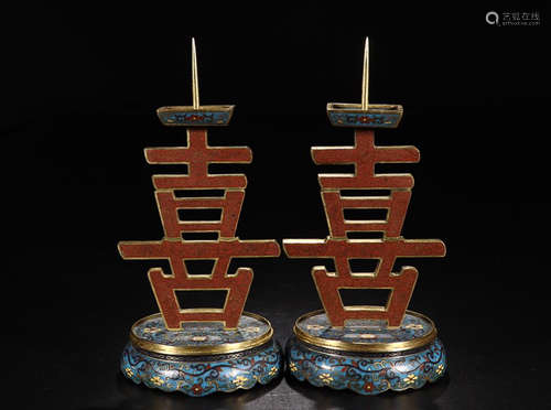 A CLOISONNE TWINE FLOWER CANDLESTICK