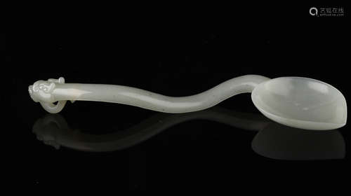 A HETIAN JADE SPOON