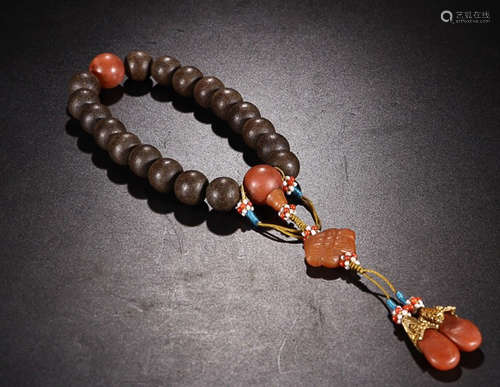 A CHENXIANG WOOD BRACELET