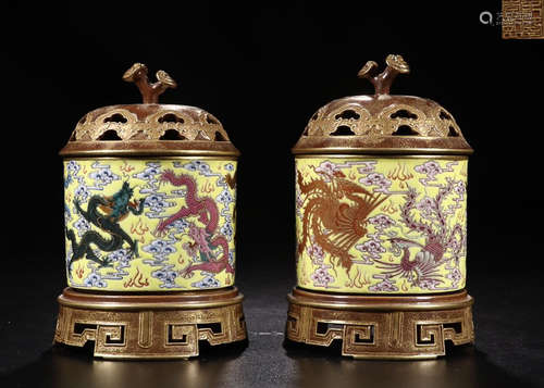 A PAIR OF FAMILLE ROSE JARS WITH YELLOW BASE