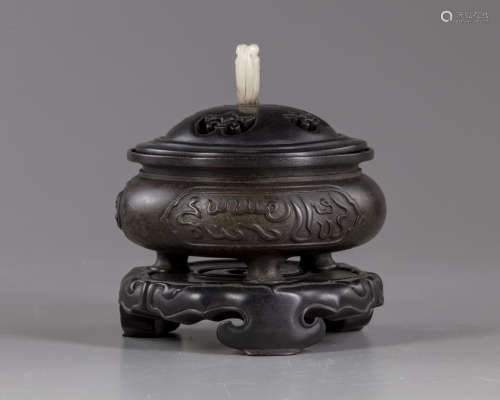 A Chinese bronze tripod censer for the Islamic market