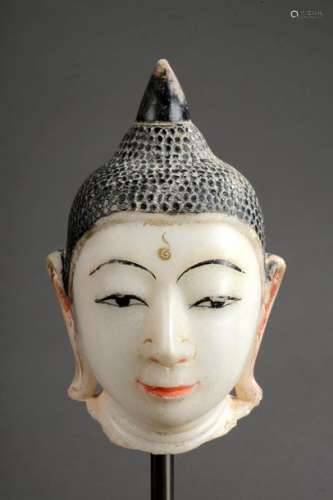 Tête de Buddha marqué de l'urna au milieu du front…