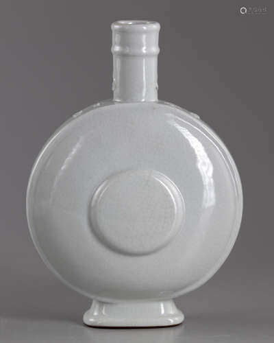 A Chinese crackle-glazed moonflask