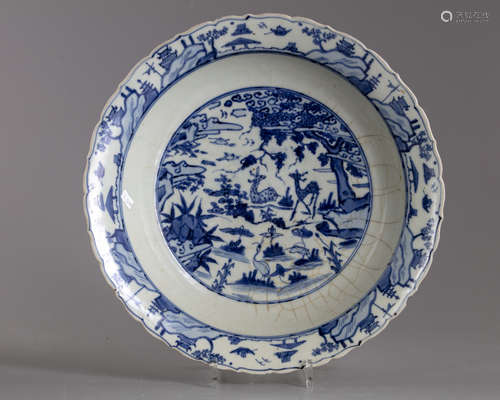 A Chinese blue and white Zhangzhou ‘Swatow’ ‘deer and crane’ charger