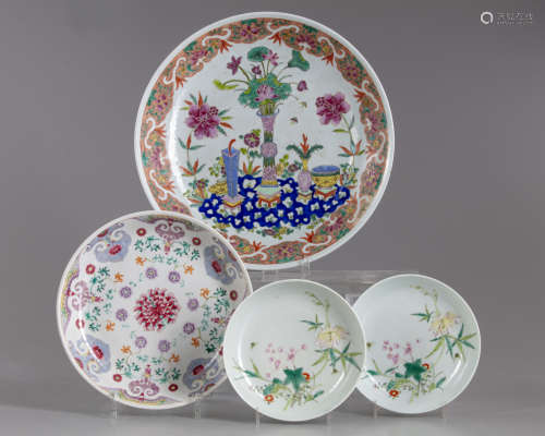 A lot of four Chinese famille rose dishes
