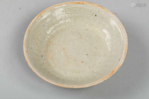 Coupelle Qinbaï en fin grès porcelaineux moulé de phœnix et frises rotiformes au [...]