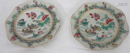 DEUX ASSIETTES EN PORCELAINE CIE DES INDES 