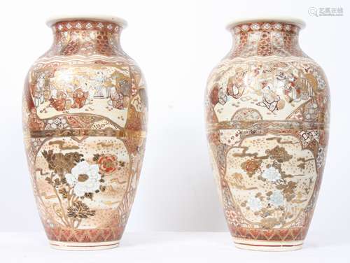 Paire de vases balustres en faience de satsuma Japon Période Meiji 20ème siècle H [...]