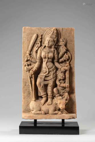 Stèle illustrant la déesse Marisasuramardini avatar de Durga sous une forme à huit [...]
