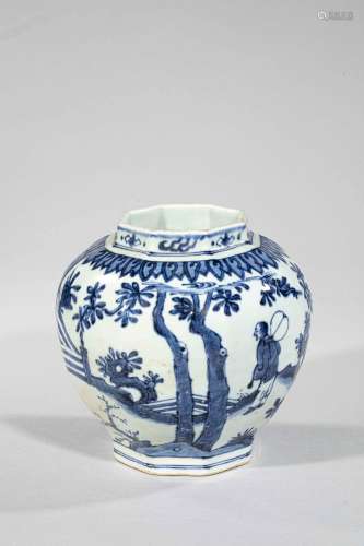 Potiche à corps pansu octogonal en porcelaine blanche décoré en bleu cobalt sous [...]