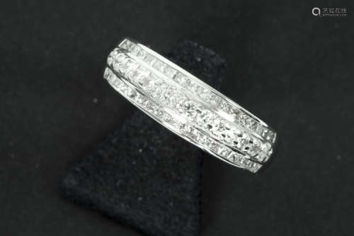 Ring in witgoud (18 karaat) met een sierstuk bezet met ca 0,80 karaat witte (F/G) [...]