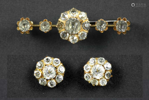 Antieke juwelenset in geelgoud (18 karaat) bezet met strassen in oude briljantslijp : [...]