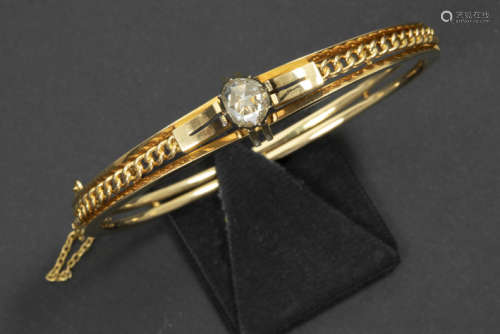 Antiek' bracelet met esclavemodel in geelgoud (18 karaat) met een sierstuk bezet met [...]