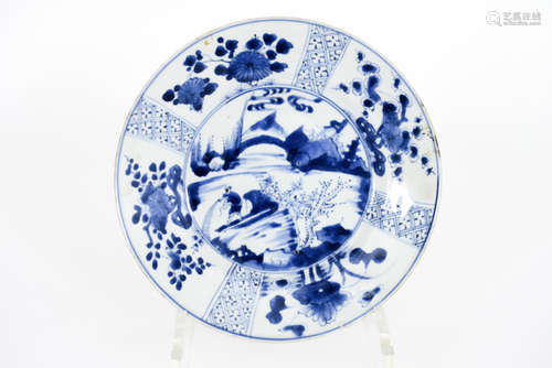 Vroeg achttiende eeuws Chinees bord in porselein met een blauwwit decor - diameter [...]