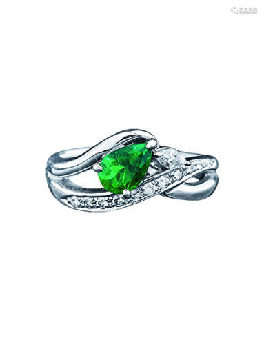 PT900 祖母绿花式戒指