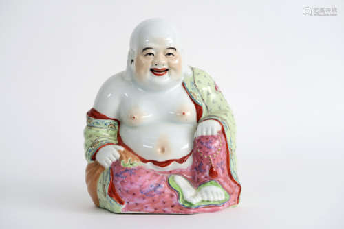 Chinese sculptuur in porselein met een polychroom decor : 