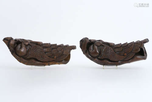 Paar Chinese sculpturen in bamboe met de voorstelling van vogels - breedtes : 38,5 [...]