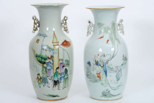 Twee Chinese vazen in porselein met lichtgroene celadon en polychroom vogel- en [...]