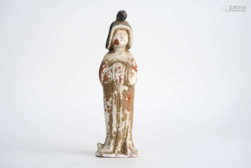 CHINA - TANG-DYNASTIE (618 - 906) grafvondst in aardewerk met restanten van de [...]