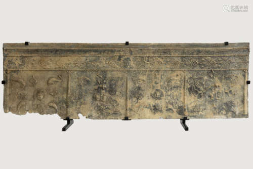OUD-ROMEINSE RIJK - 3°/4° EEUW paneel van een sarcofaag in lood met [...]