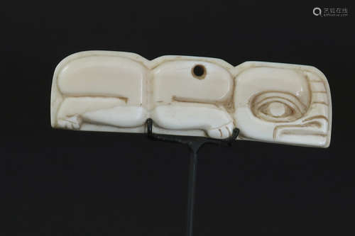 ZUID-OOST ALASKA - INUIT - TLINGIT-CULTUUR - MIDDEN 20° EEUW amuletsculptuur in [...]