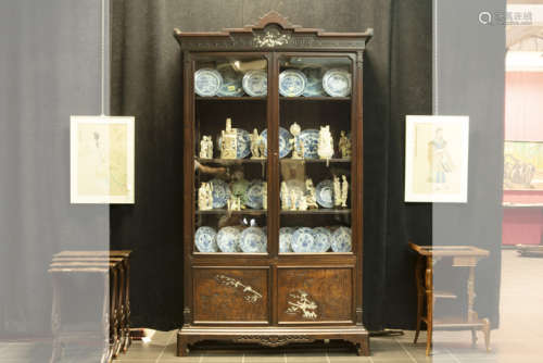 Superb negentiende eeuws chinoiserie-bibliotheekmeubel in een exotische houtsoort, [...]