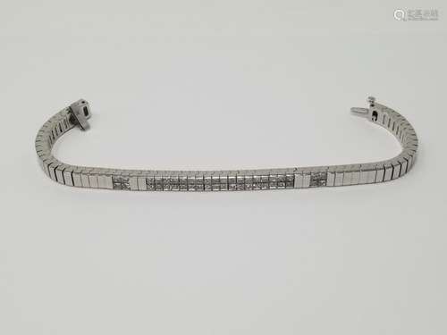 18K White Gold & Diamond Line Bracelet