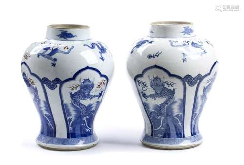 A PAIR OF âBLUE AND WHITEâ BALUSTER âDRAGONâ