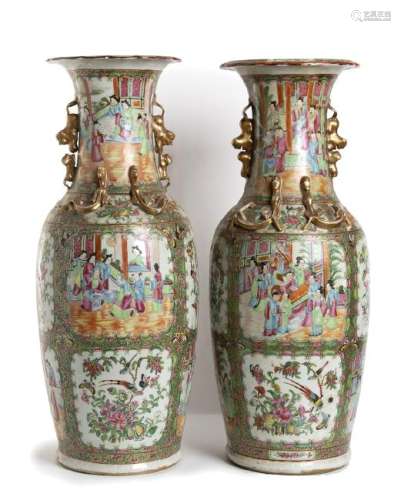 A PAIR OF 'CANTON' STYLE DECORATED PORCELAIN BALUSTER