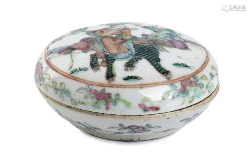 A POLYCHROME PORCELAIN BOX AND COVER China, early 20th