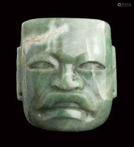 A GREEN JADE MASK Olmec style  16,7 cm high
