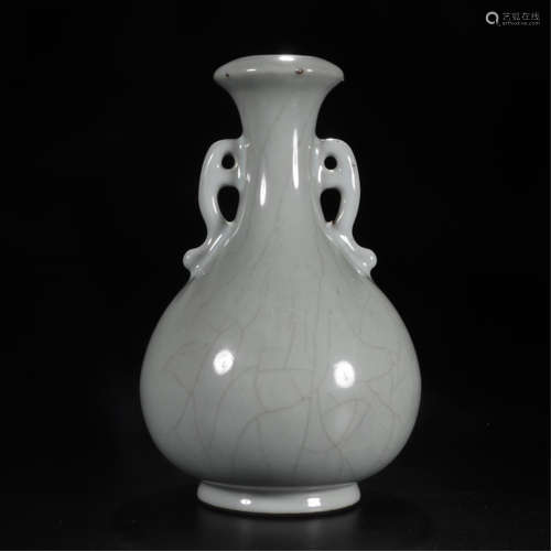 CHINESE PORCELAIN CRACKED GLAZE VASE