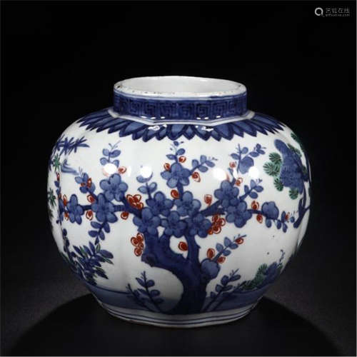 CHINESE PORCELAIN BLUE AND WHITE RED GREEN FLOWER JAR
