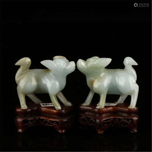 PAIR OF CHINESE CELADON JADE BEAST TABLE ITEM