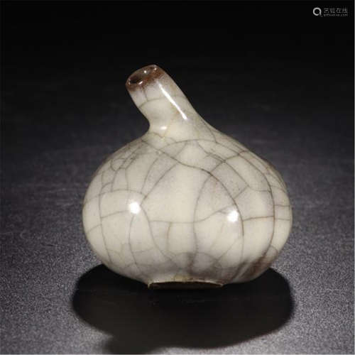 CHINESE PORCELAIN GE GLAZE GALLIC SHAPED WATER DROPPER