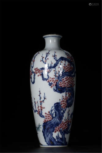 CHINESE PORCELAIN BLUE AND WHITE RED UNDER GLAZE VASE