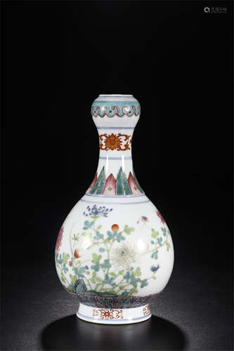 CHINESE PORCELAIN FAMILLE ROSE BIRD AND FLOWER VASE