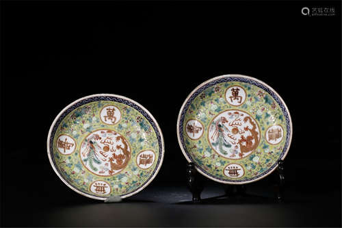 PAIR OF CHINESE PORCELAIN FAMILLE ROSE DISHES