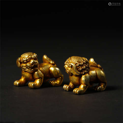 PAIR OF CHINESE GILT BRONZE LIONS PAPER WEIGHT