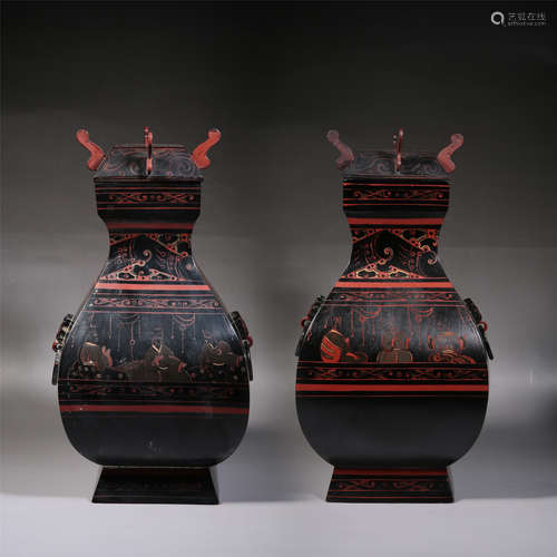 PAIR OF CHINESE LACQUER SQUARE VASES WARRING PERIOD