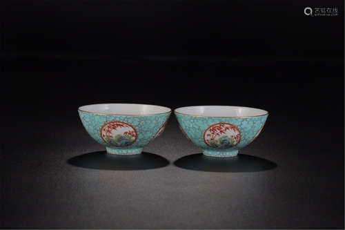 PAIR OF CHINESE PORCELAIN TURQUOISE GLAZE FAMILLE ROSE BOWLS