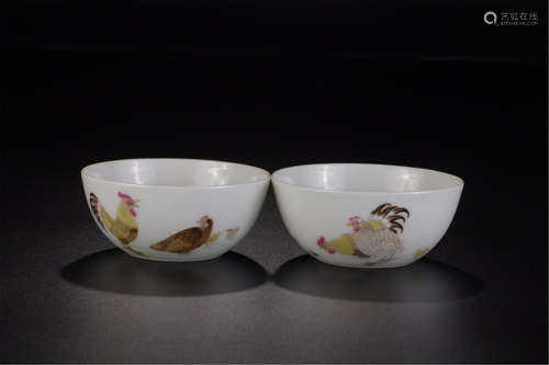 PAIR OF CHINESE PORCELAIN FAMILLE ROSE CHICKEN CUPS