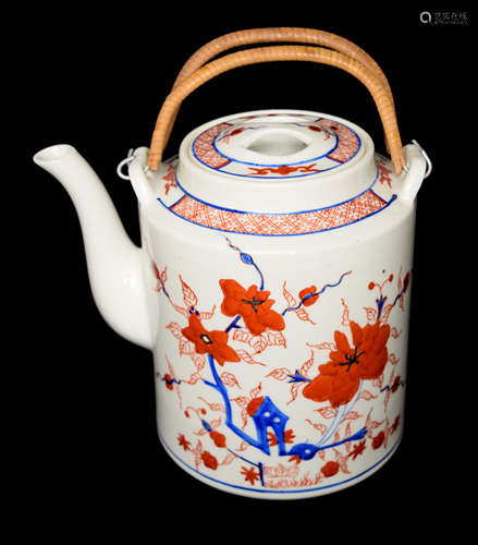 A Chinese Blue and White Porcelain with Under Glazed Red Teapot with Maple Leaf Pattern, marked as 